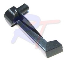 RTT-689-42815-00. Ручка замка капота